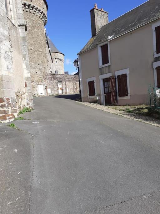 Charming Detached 2 Bedroom Ancient House In Medieval Quarter Of A Small Town In The Pays De La Loire, France Sillé-le-Guillaume Екстериор снимка