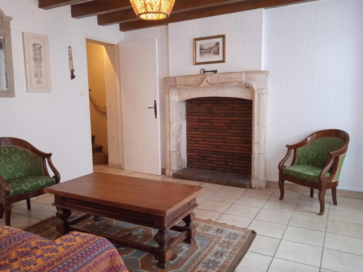 Charming Detached 2 Bedroom Ancient House In Medieval Quarter Of A Small Town In The Pays De La Loire, France Sillé-le-Guillaume Екстериор снимка